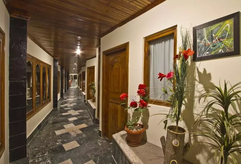 هتل The Orchard Greens