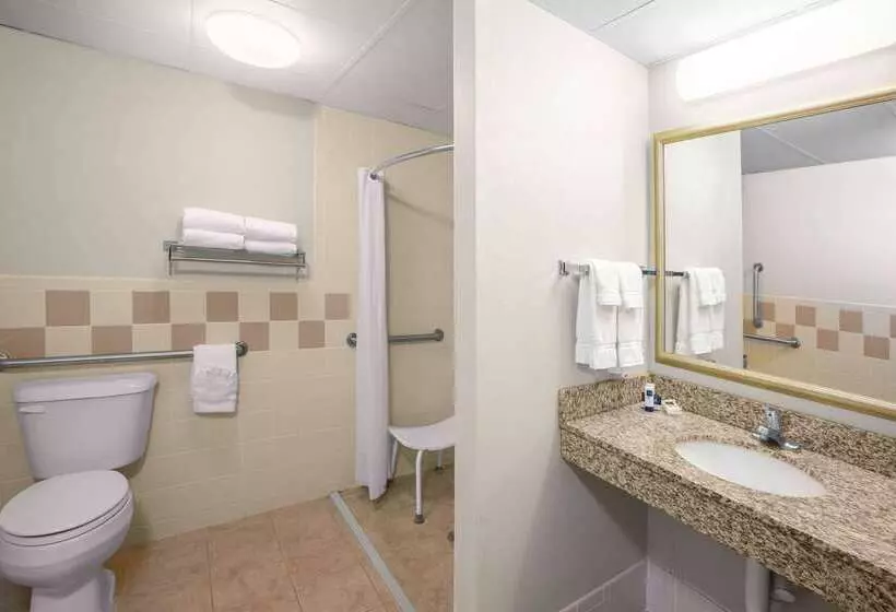 هتل Americinn By Wyndham Lincoln South