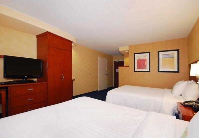 בית מלון כפרי Courtyard Boston Raynham