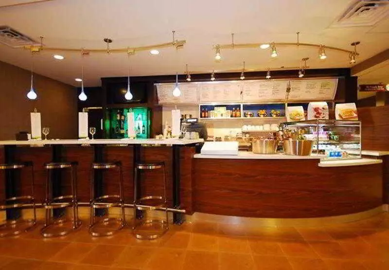 Отель Courtyard Boston Raynham