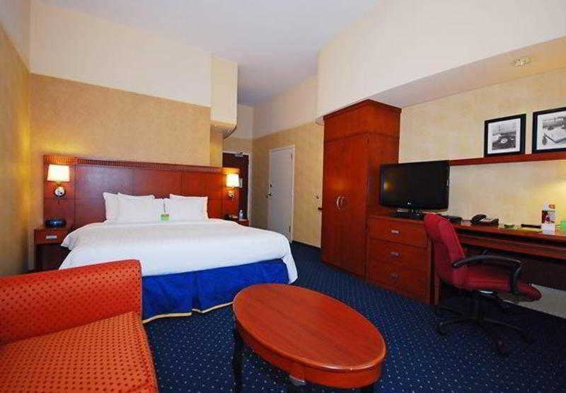 בית מלון כפרי Courtyard Boston Raynham