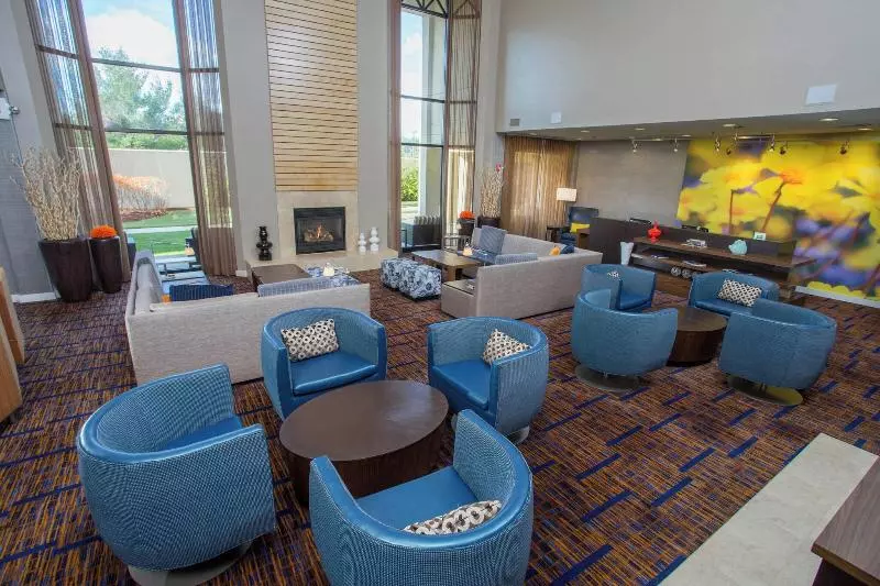 Отель Courtyard Boston Raynham