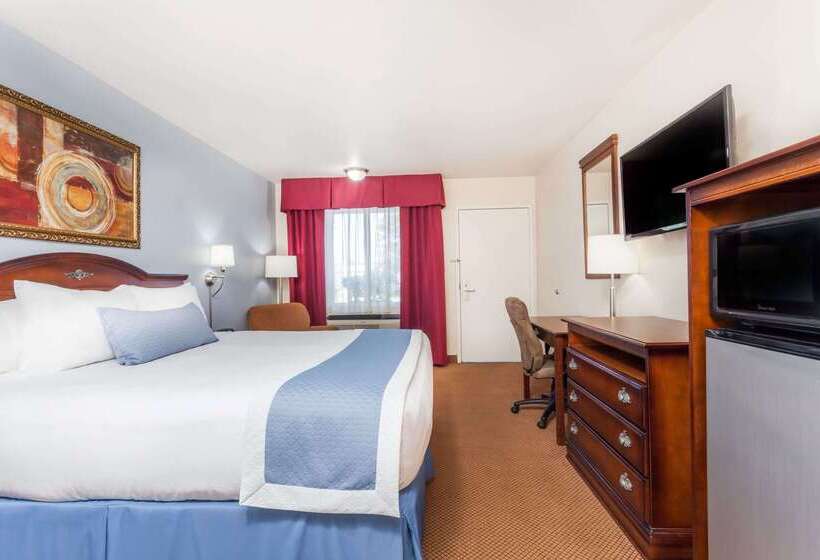 Отель Days Inn By Wyndham Hampton