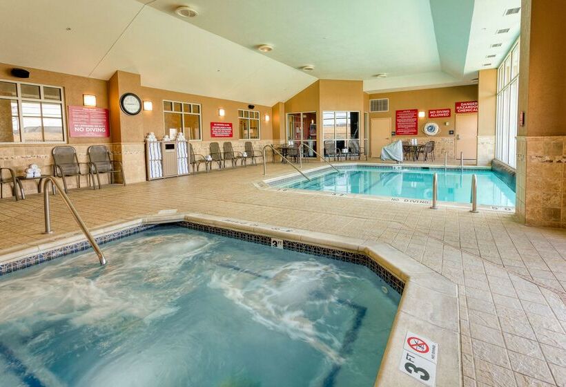 هتل Drury Inn & Suites Indianapolis Northeast