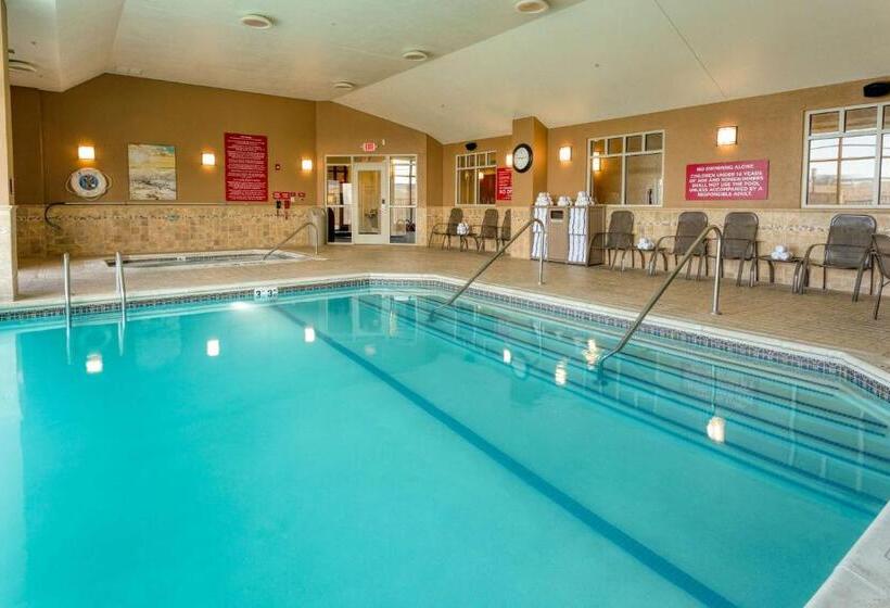 هتل Drury Inn & Suites Indianapolis Northeast