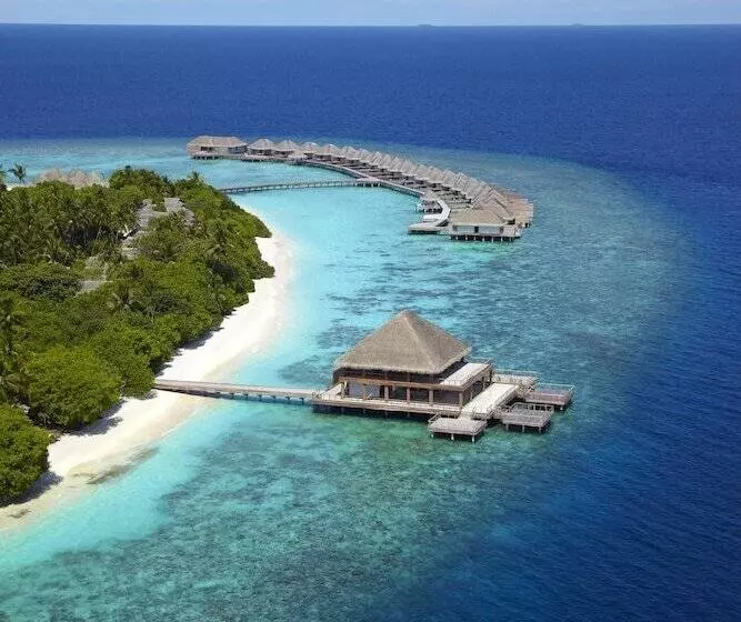 هتل Dusit Thani Maldives