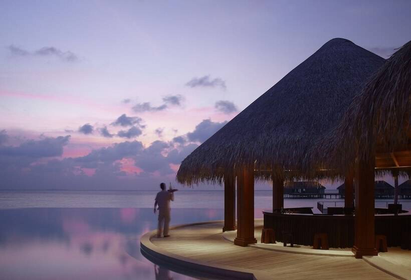 Hotel Dusit Thani Maldives