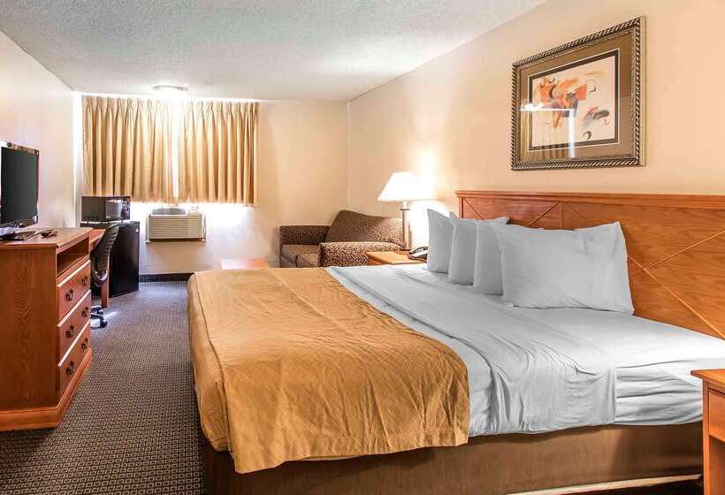 فندق Brentwood Inn Clinton