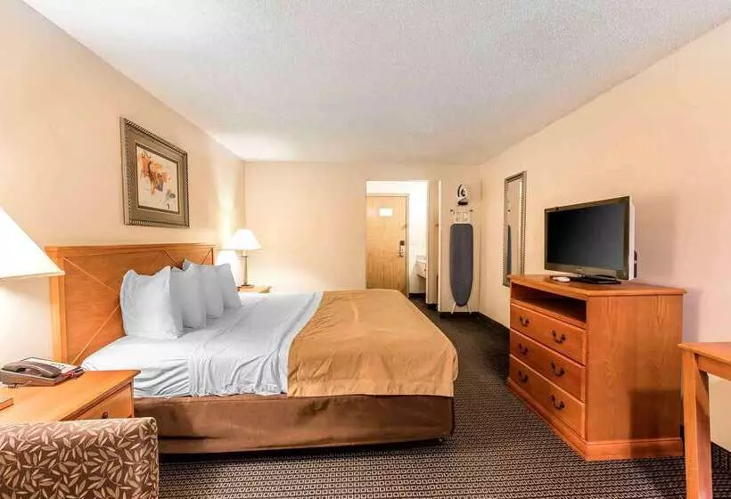 ホテル Brentwood Inn Clinton