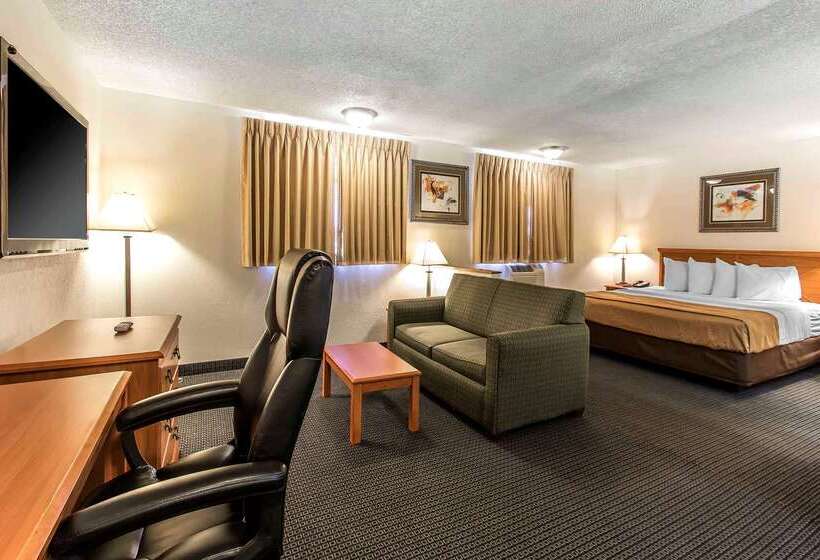 فندق Brentwood Inn Clinton