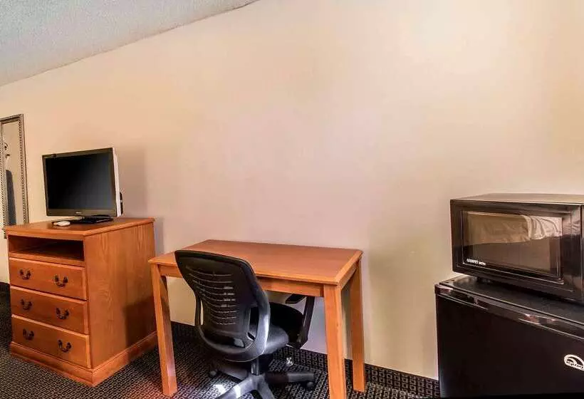 ホテル Brentwood Inn Clinton