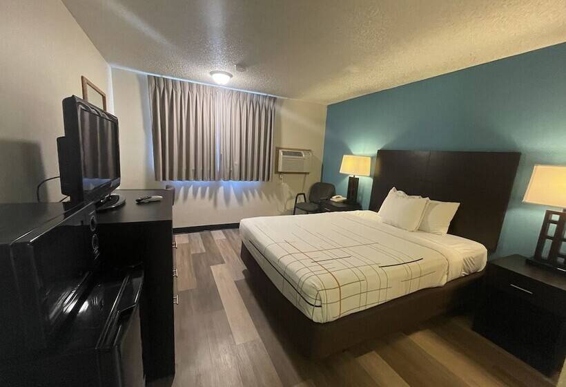 فندق Brentwood Inn Clinton