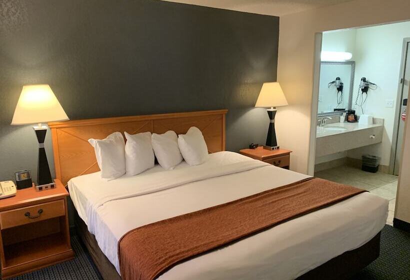 فندق Brentwood Inn Clinton