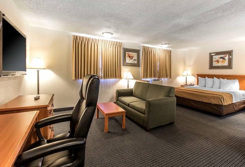 فندق Brentwood Inn Clinton