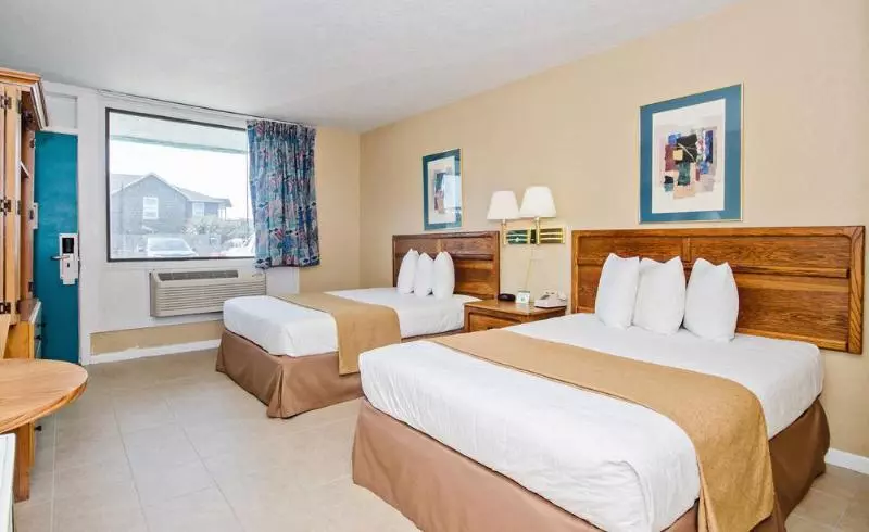 Отель John Yancey Oceanfront Inn