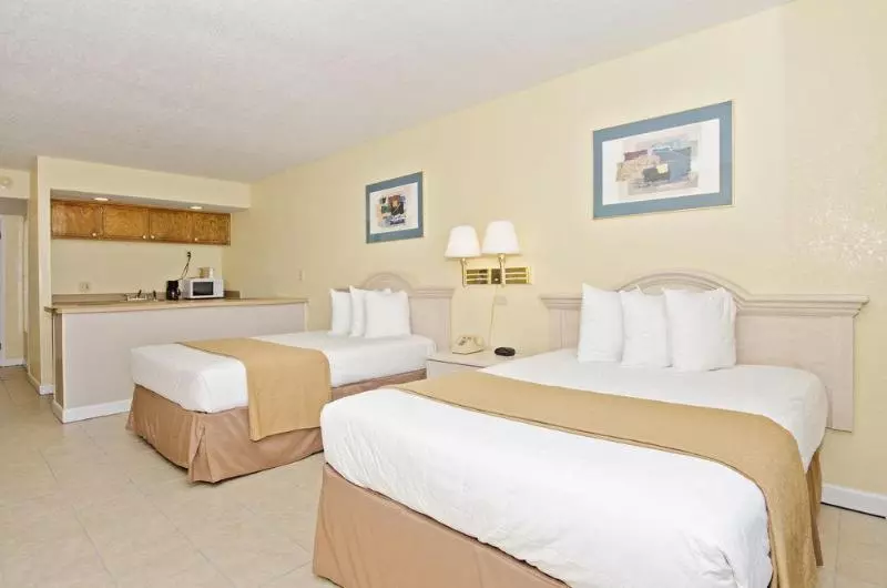 Отель John Yancey Oceanfront Inn