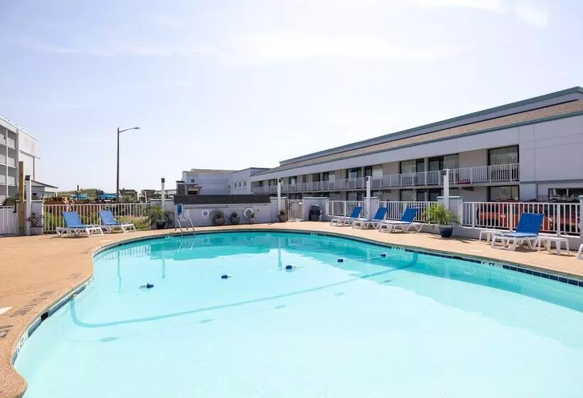 Отель John Yancey Oceanfront Inn