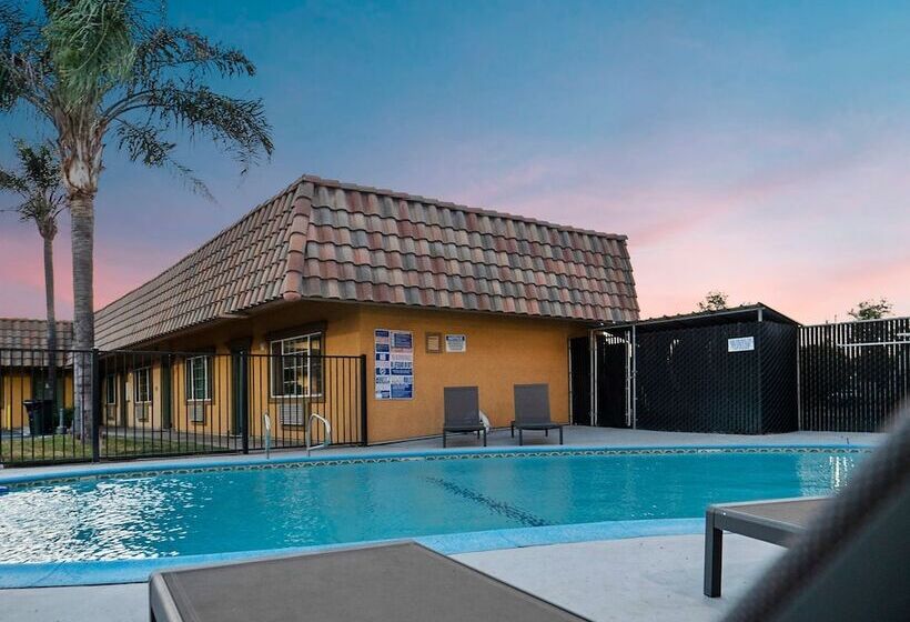 فندق Rodeo Lodge