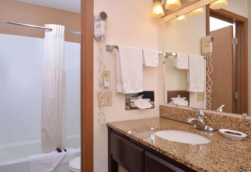 فندق على الطريق Americas Best Value Inn & Suites Atlantic