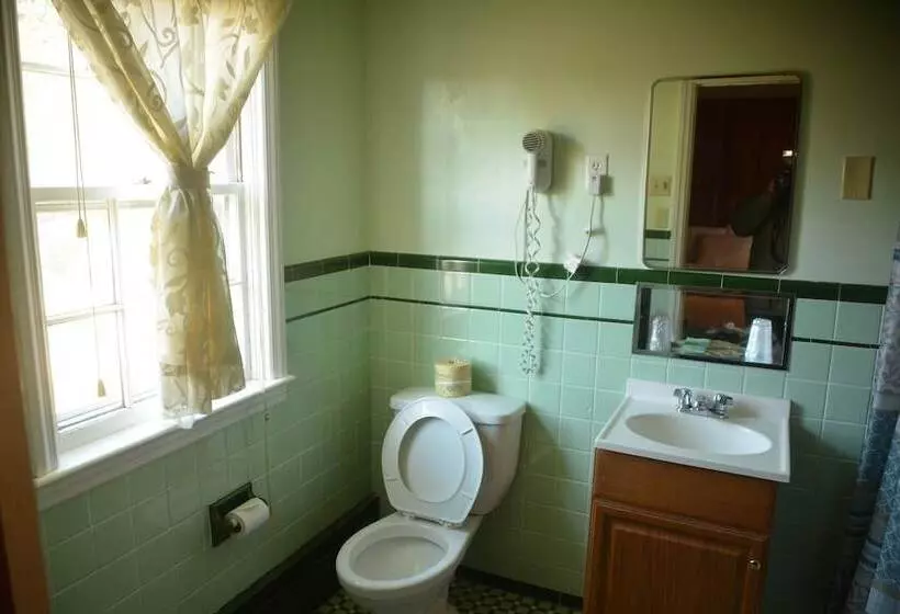 Potomac River Motel
