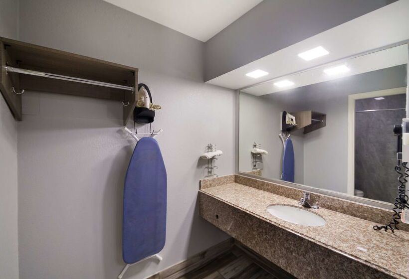 فندق Americas Best Value Inn Buda