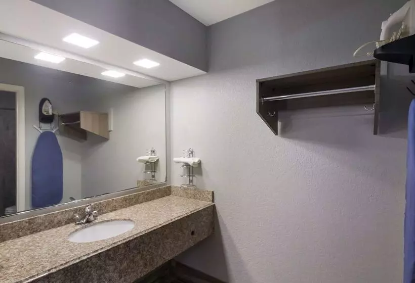 酒店 Americas Best Value Inn Buda