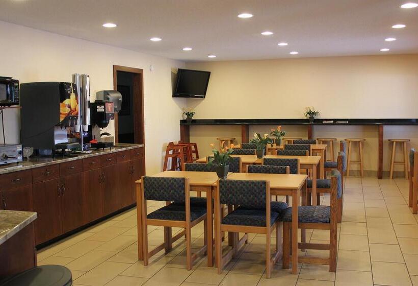 בית מלון כפרי Americas Best Value Inn Grand Forks