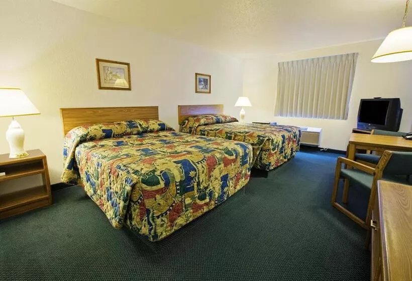 هتل Americas Best Value Inn Grand Forks