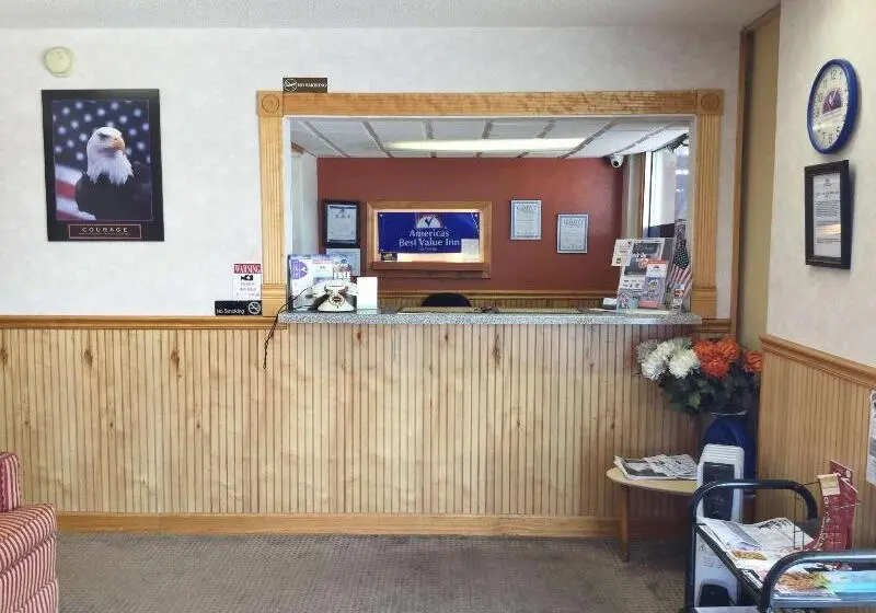 ホテル Americas Best Value Inn Macomb