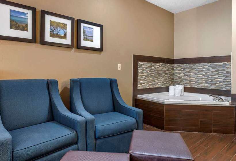 בית מלון כפרי Comfort Suites North