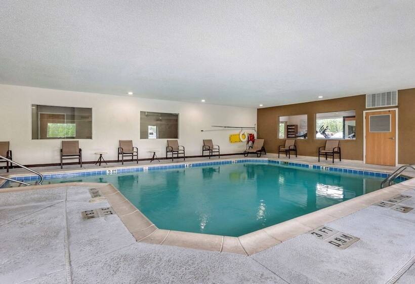 בית מלון כפרי Comfort Suites North