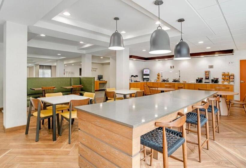 فندق Fairfield Inn & Suites Boone