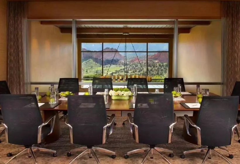 호텔 Garden Of The Gods Resort & Club