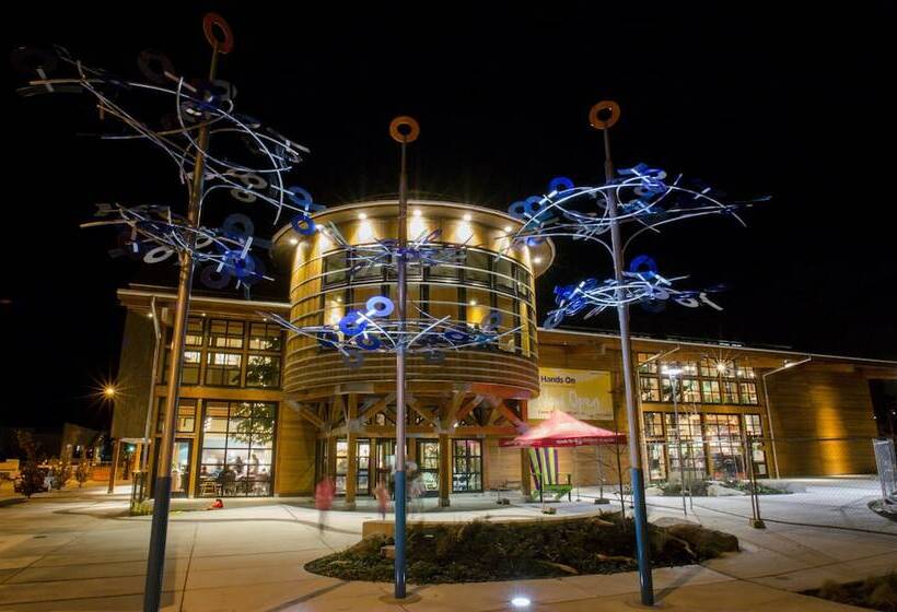 Отель Spark By Hilton Tumwater