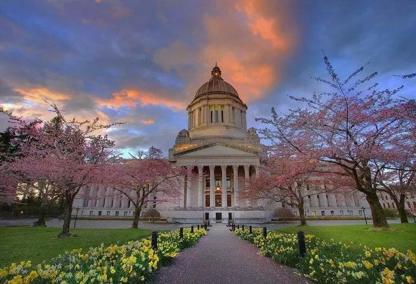 ホテル Spark By Hilton Tumwater