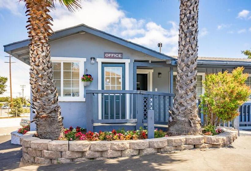 酒店 The Monterey Fireplace Inn