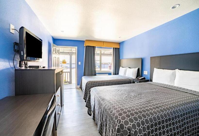 酒店 The Monterey Fireplace Inn