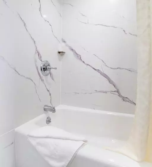 ホテル The Monterey Fireplace Inn