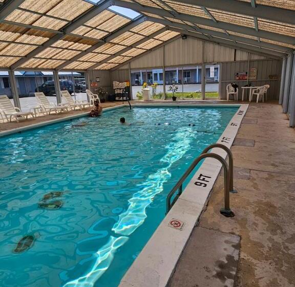 מוטל Great Lakes Inn