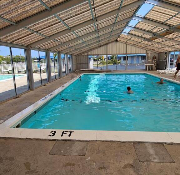 מוטל Great Lakes Inn