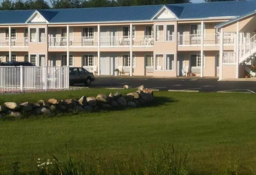 مُتل Great Lakes Inn