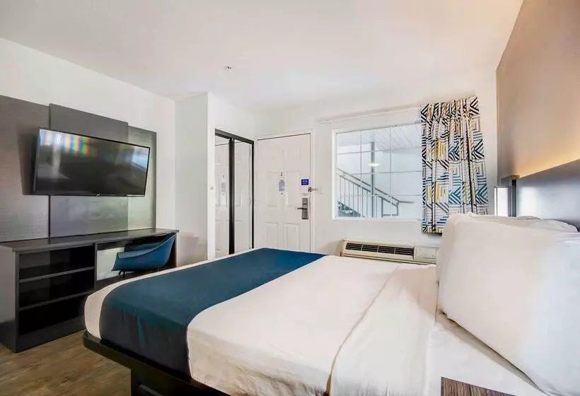 Studio 6ocean Springs, Ms