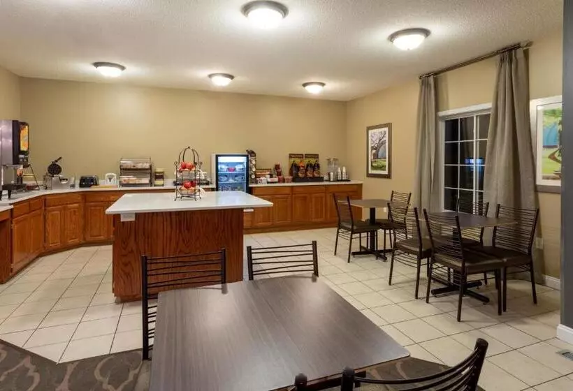 Grandstay Hotel & Suites Ames