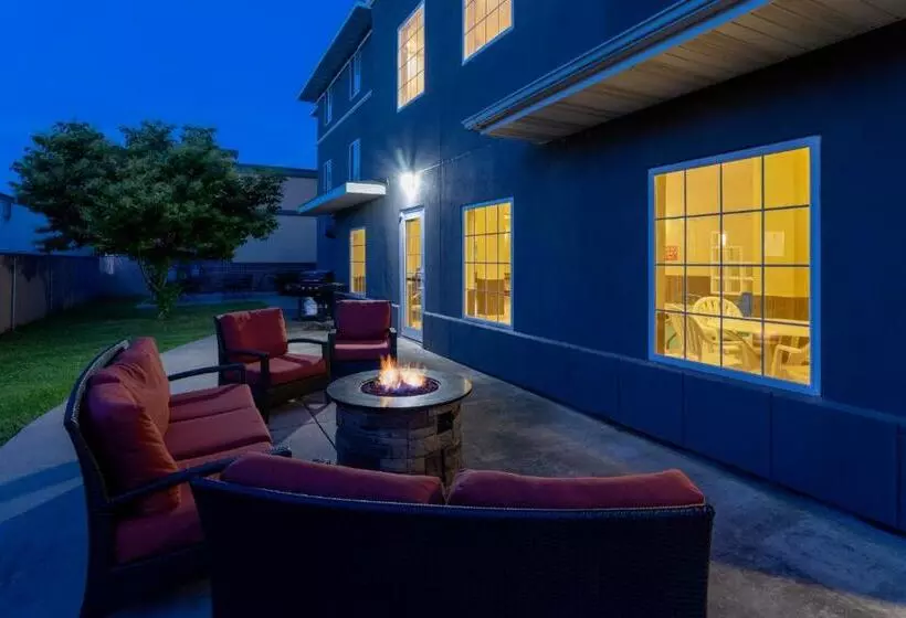 Grandstay Hotel & Suites Ames