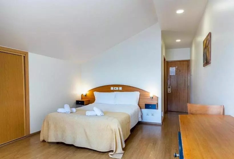 Отель Albergaria Pedra D'ouro