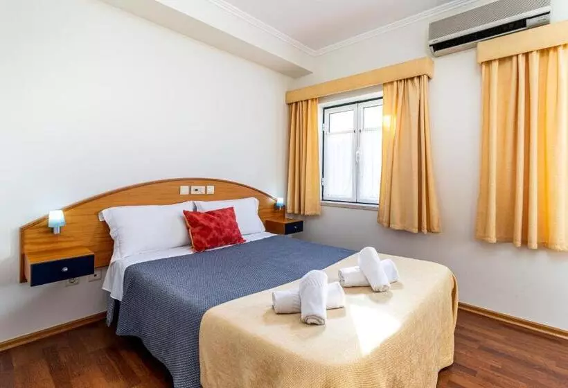 Отель Albergaria Pedra D'ouro