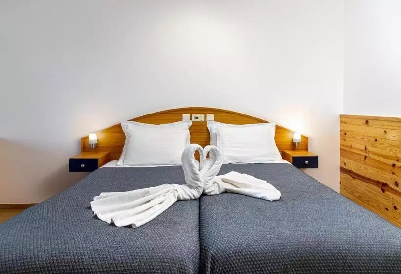 Отель Albergaria Pedra D'ouro