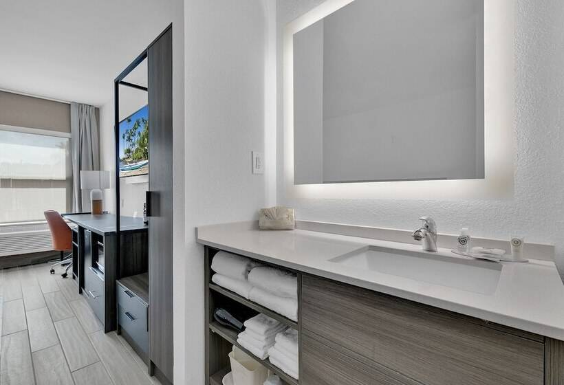 Отель Comfort Inn