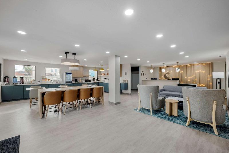 Отель Comfort Inn