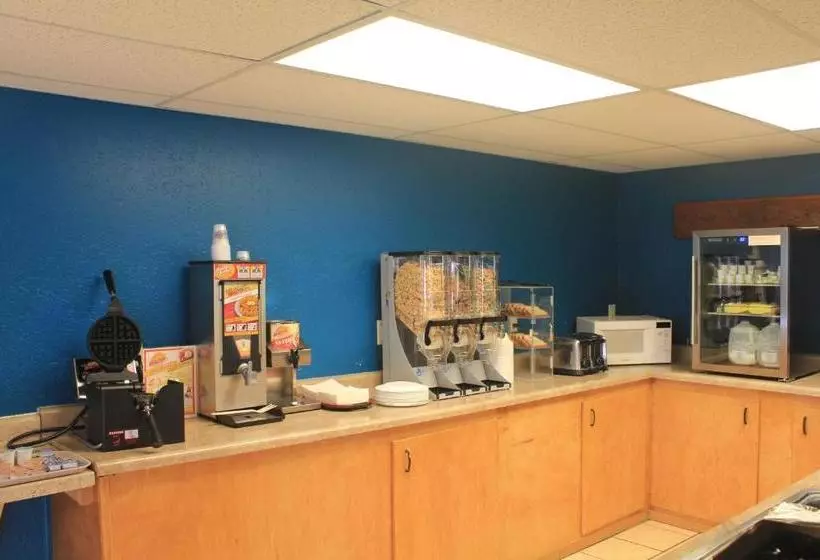 Отель Dakota Cowboy Inn